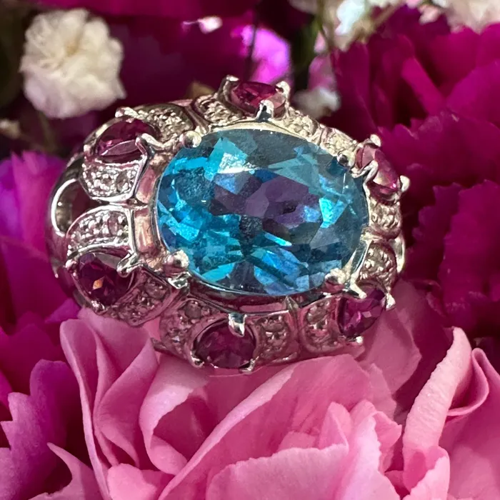 10 Karat White Gold Blue Topaz Amethyst Ring 20002601 ONeills Estate Jewelry Rings 10 Karat White Gold Blue Topaz Amethyst Ring 20002601 ONeills Estate Jewelry Rings