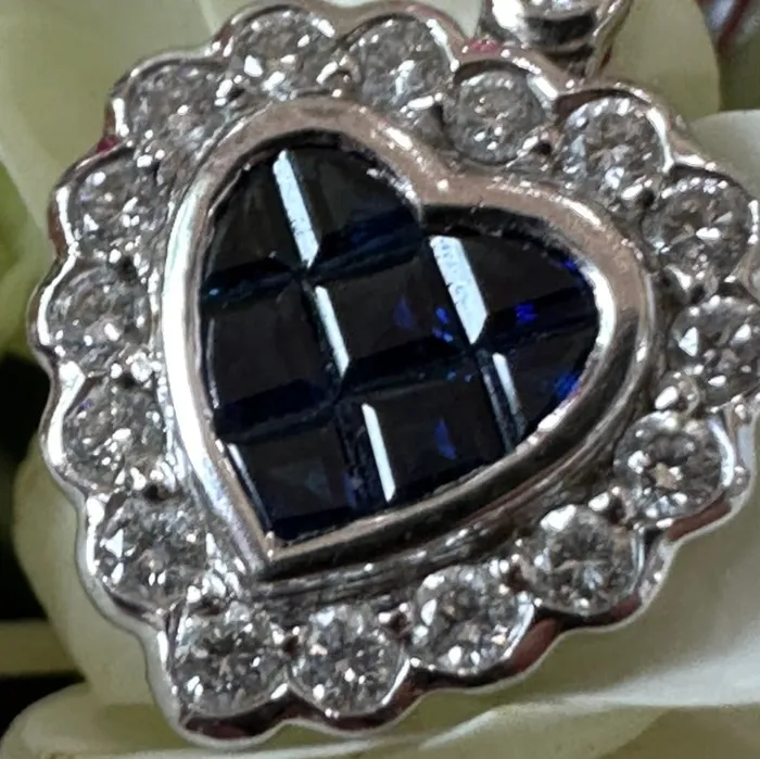 Necklaces ONeills Estate Jewelry 18 Karat White Gold Sapphire Diamond Heart Pendant 23000695 Necklaces ONeills Estate Jewelry 18 Karat White Gold Sapphire Diamond Heart Pendant 23000695