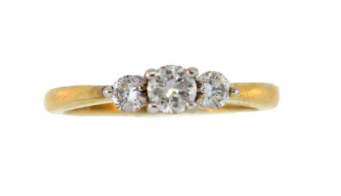 14TT 12CT 3 STONE RING FULLERS PURCHASE FROM PUBLIC Rings