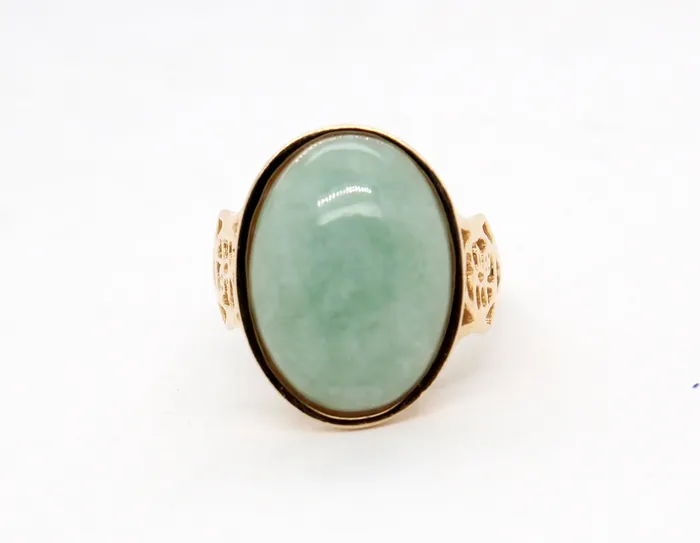 FULLERS PURCHASE FROM PUBLIC Rings Estate 14KY 1500 Ct Jade Ring