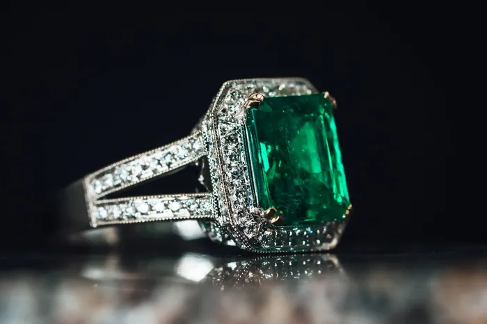 18k White Gold Emerald and Diamond Ring Art FX fine jewelry Rings