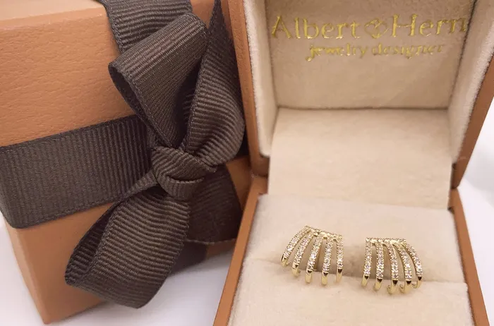 Albert Hern Earrings Earrings 14kt Gold Five Claw Diamonds