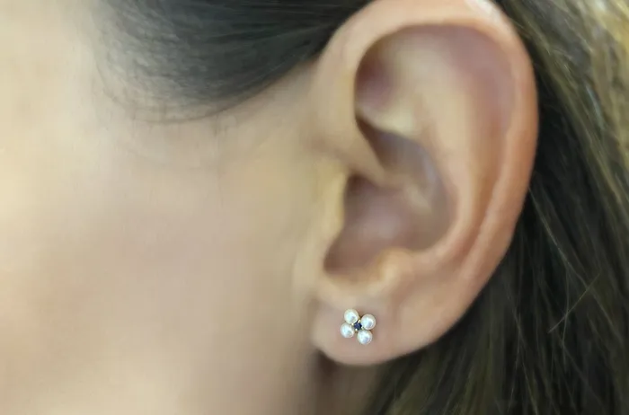 Earrings Albert Hern Mini Earrings 14kt Gold Flower Pearl Sapphires Studs Earrings Albert Hern Mini Earrings 14kt Gold Flower Pearl Sapphires Studs