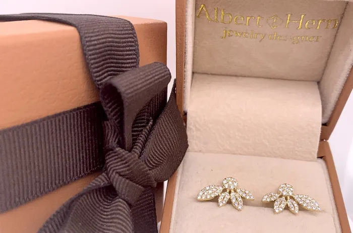 Earrings Earrings 18kt Gold Half Flower Diamonds Stud Albert Hern