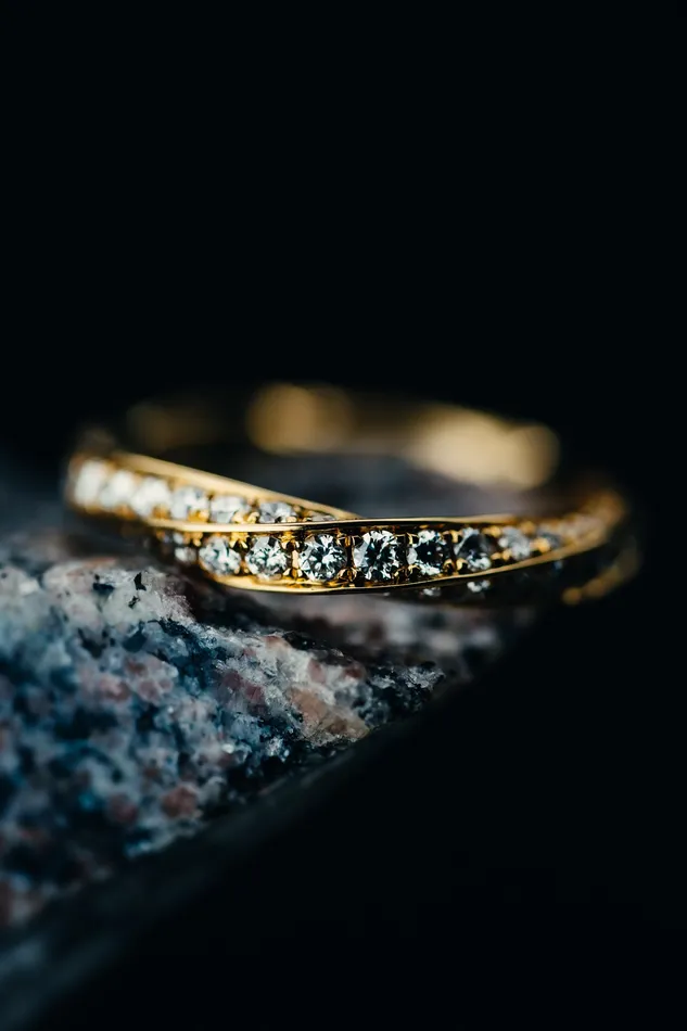 GBC 18k Yellow Gold Diamond Anniversary Twist Band Rings