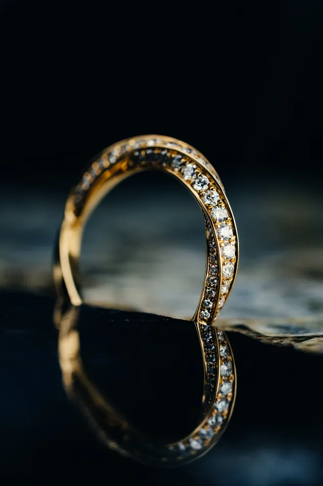 GBC 18k Yellow Gold Diamond Anniversary Twist Band Rings