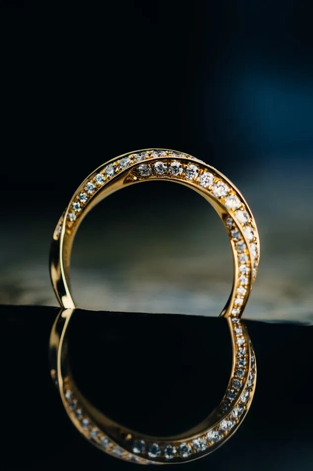 GBC 18k Yellow Gold Diamond Anniversary Twist Band Rings