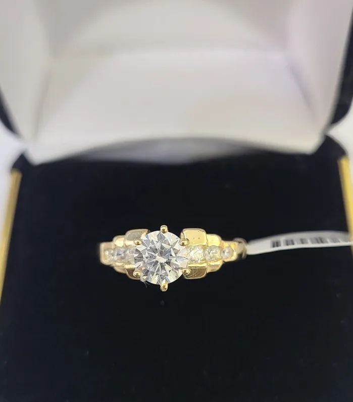 Real 10k Yellow Gold Round Stone Ring Wedding Engagement Size 7 WomensRing Gold and Diamond Rings Real 10k Yellow Gold Round Stone Ring Wedding Engagement Size 7 WomensRing Gold and Diamond Rings