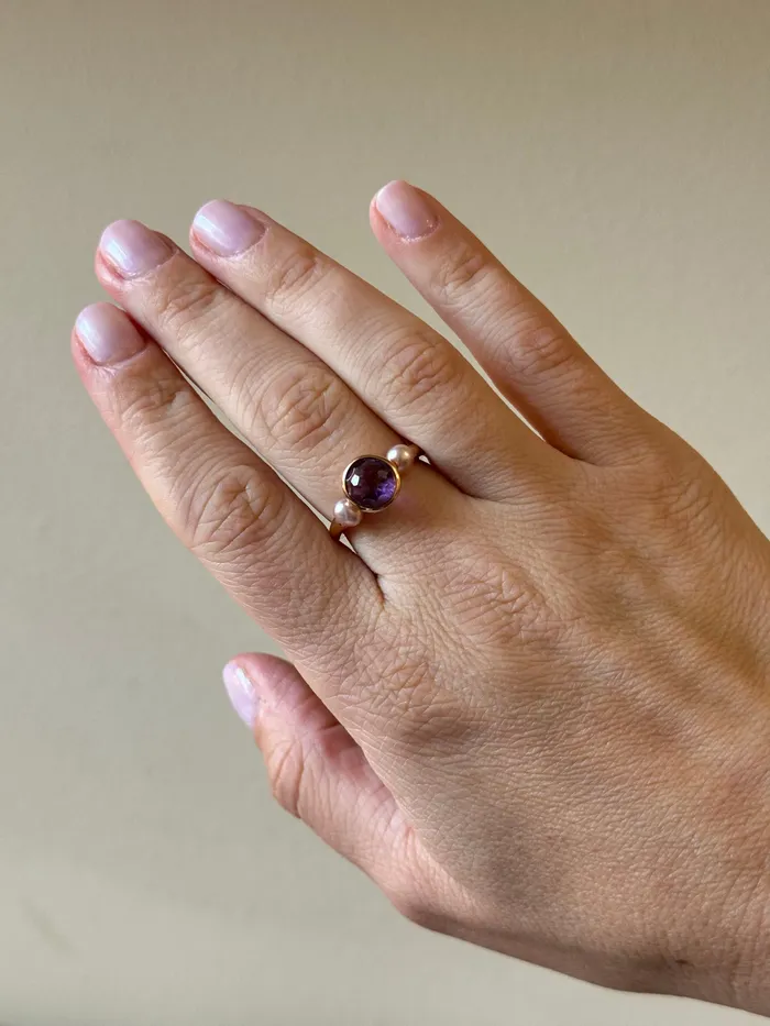 Mimi Milano Rings Mimi Milano Happy Amethyst Pearl Gold Ring
