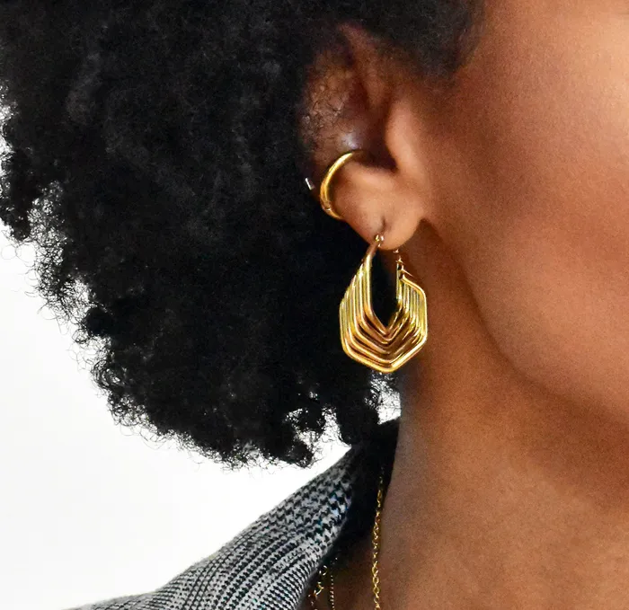 Earrings Mai Dsire MACI GOLD GEOMETRIC TWIST HOOP EARRINGS
