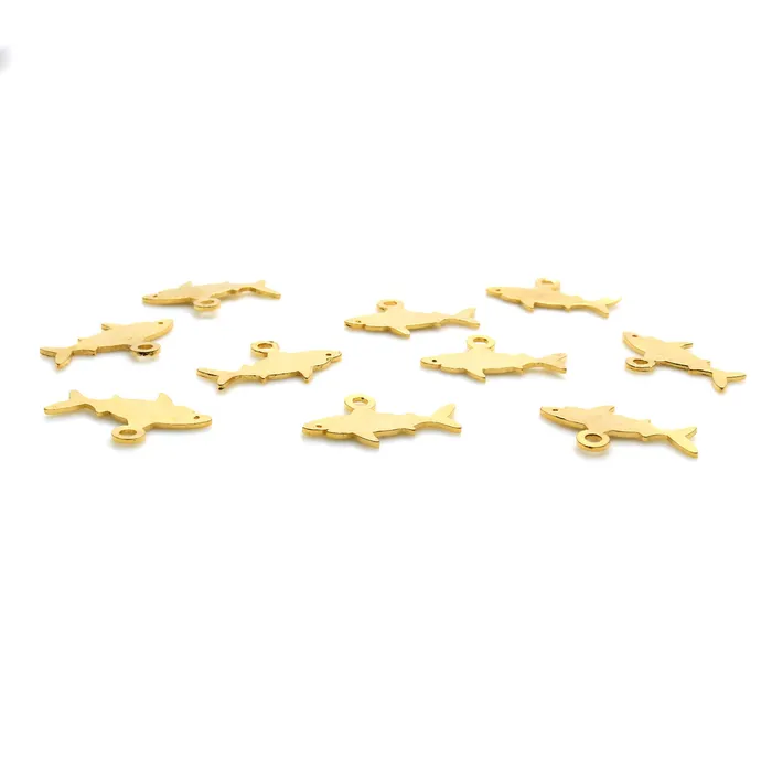 GemMartUSA Shiny Fish Shape Laser Finding Gold Plated 20x13mm Charm For Bracelets Pendants Charm Necklaces GemMartUSA Shiny Fish Shape Laser Finding Gold Plated 20x13mm Charm For Bracelets Pendants Charm Necklaces