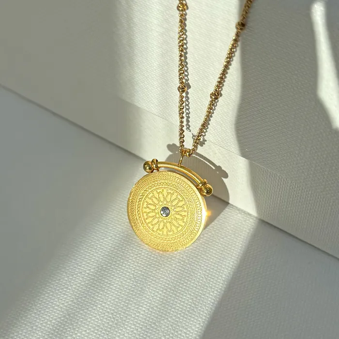 GOLD LONDON MEDALLION COIN LONG PENDANT NECKLACE Mai Dsire Necklaces
