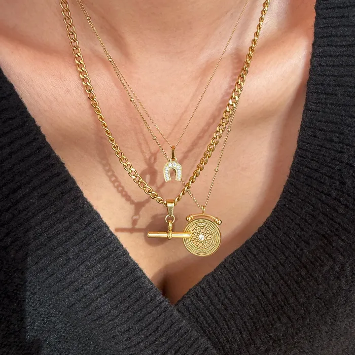 GOLD LONDON MEDALLION COIN LONG PENDANT NECKLACE Mai Dsire Necklaces