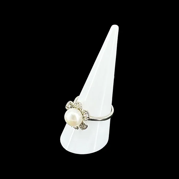 JPIDisplay Rings 2 14 x 1 White Acrylic Ring Finger Display