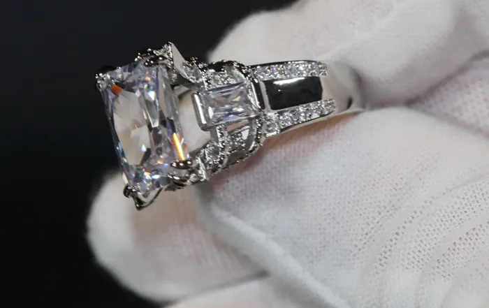 Lab Diamonds London Big Diamond Ring Womens Big Diamond Ring Womens Engagement Ring Three Stone Ring Womens Wedding Ring Womens Big Rings Big Ring Rings