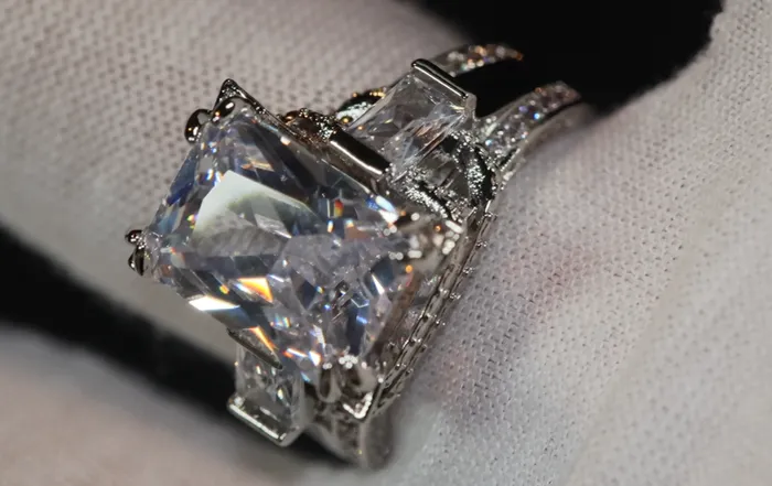Lab Diamonds London Big Diamond Ring Womens Big Diamond Ring Womens Engagement Ring Three Stone Ring Womens Wedding Ring Womens Big Rings Big Ring Rings