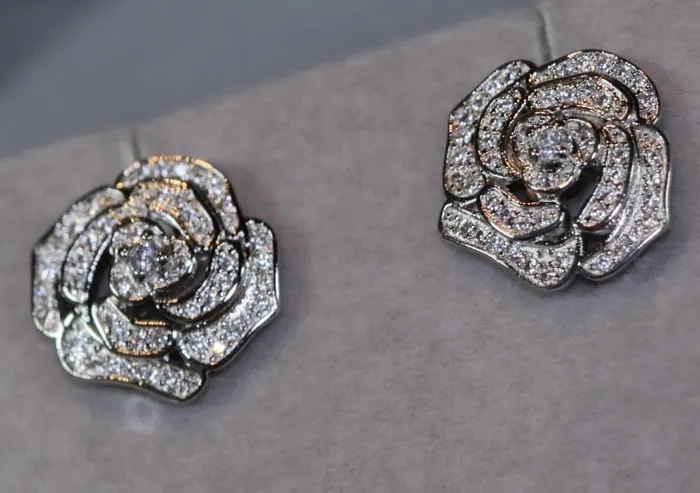 Lab Diamonds London Earrings Womens Diamond Ear Studs Diamond Flower Ear Studs