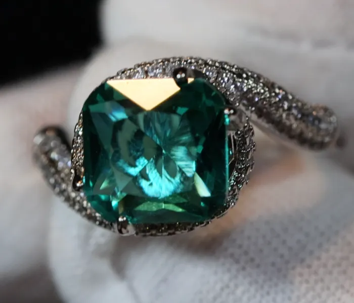 Lab Diamonds London Rings Green Diamond Ring