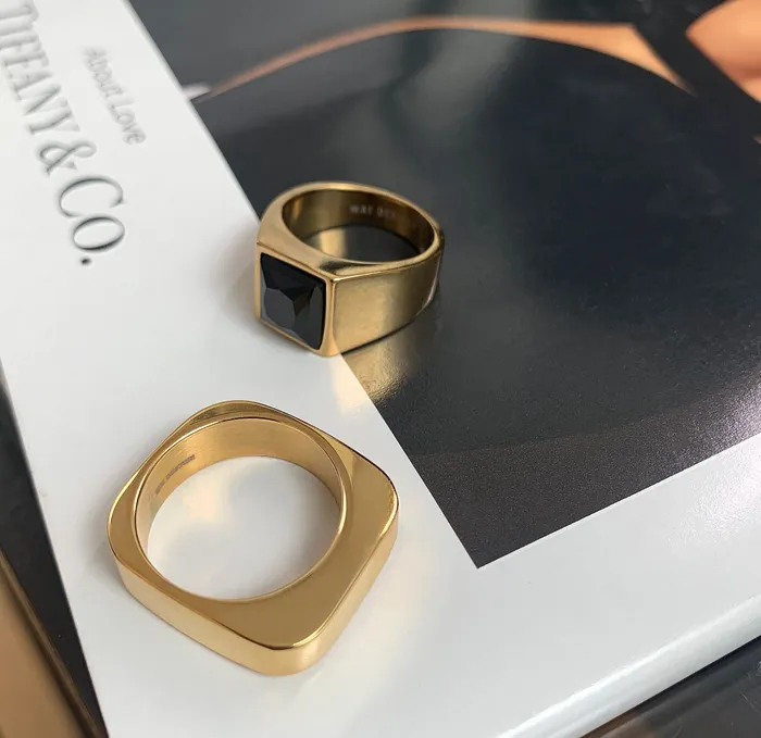 Mai Dsire Rings WHITNEY GOLD SQUARE RING