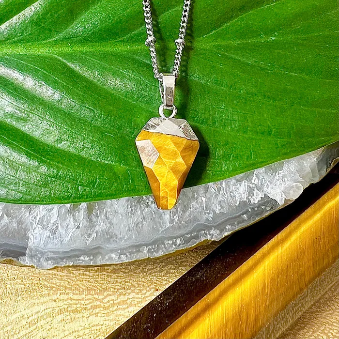 Necklaces Lily Rose Jewelry Faceted Shield Tigers Eye Minimalist Crystal Pendant 14 2 White Gold Necklace Necklaces Lily Rose Jewelry Faceted Shield Tigers Eye Minimalist Crystal Pendant 14 2 White Gold Necklace